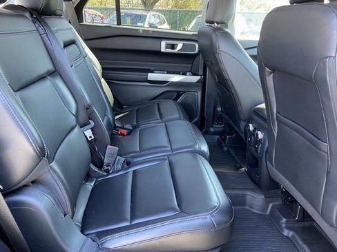 Used 2021 Ford Explorer XLT w/ Equipment Group 202A AWD/4WD image 30