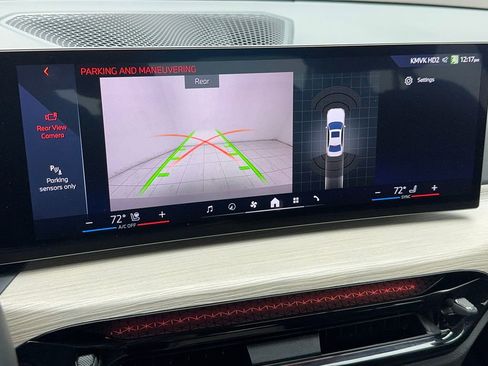 Used 2025 BMW 330i Sedan image 32