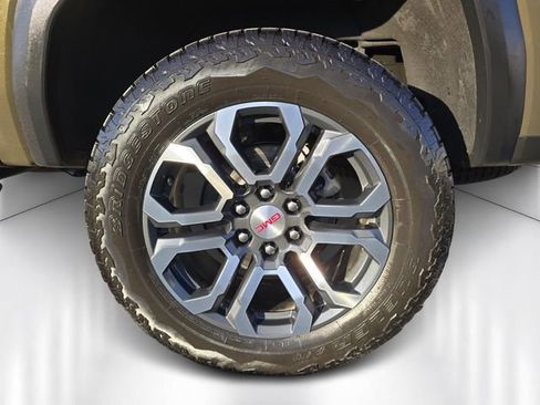 Used 2024 GMC Canyon AT4 w/ AT4 Premium Package image 12
