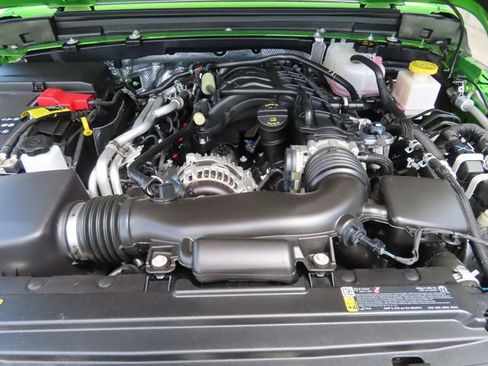 Used 2025 Jeep Gladiator Rubicon AWD/4WD image 15
