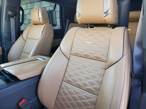 Certified 2023 Cadillac Escalade Sport w/ Touring Package image 33