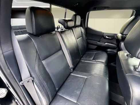 Used 2019 Toyota Tacoma TRD Off-Road image 29