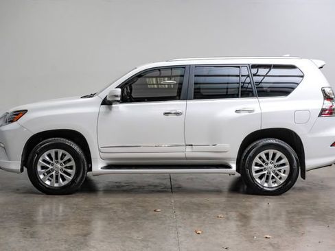 Used 2017 Lexus GX 460 image 13