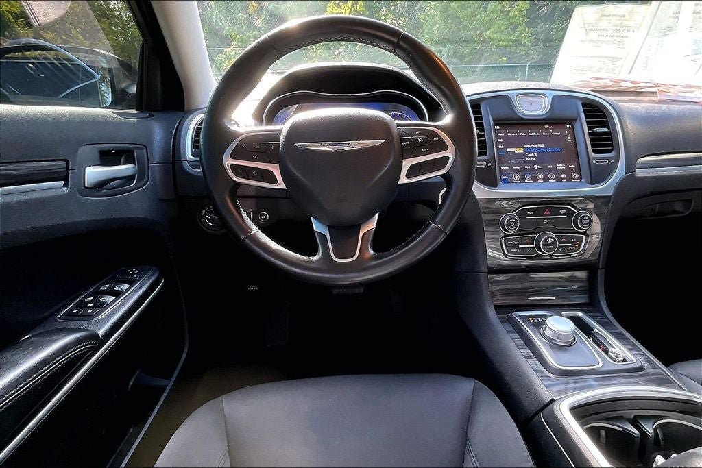 Used 2019 Chrysler 300 Touring w/ Sport Appearance Package RWD image 4