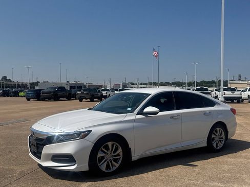 Used 2019 Honda Accord LX image 9