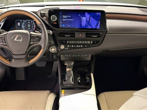 Certified 2025 Lexus ES 350 Ultra Luxury w/ Accessory Package (Z2) image 15