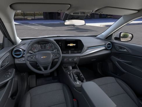New 2026 Chevrolet Trax LS w/ LS Convenience Package FWD image 15