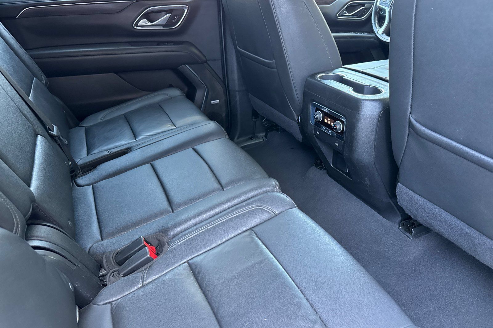 Used 2022 Chevrolet Suburban LT AWD/4WD image 18