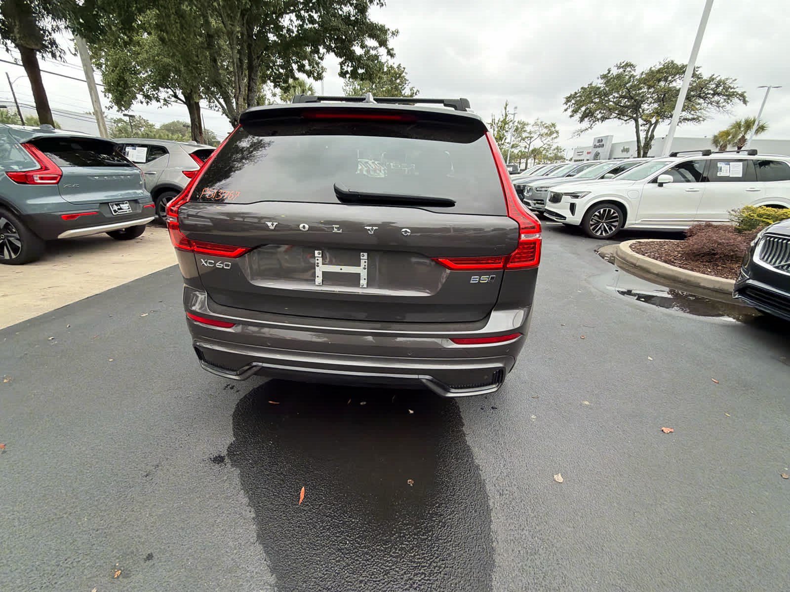 Certified 2025 Volvo XC60 B5 Plus AWD/4WD image 13