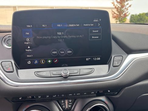 Used 2025 Chevrolet Blazer LT FWD image 19