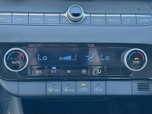 Used 2024 Hyundai Elantra SEL FWD image 23