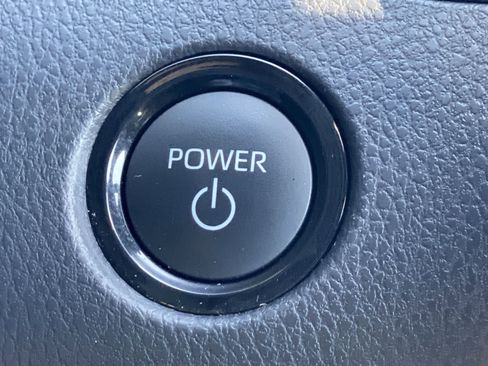 Used 2025 Toyota Camry SE FWD image 32