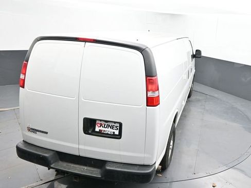 Used 2018 Chevrolet Express 2500 Extended w/ Driver Convenience Package image 18