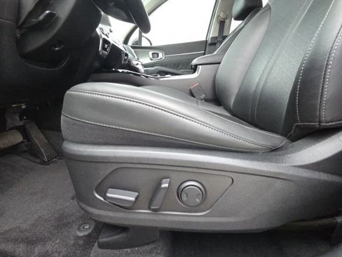 Used 2023 Kia Sorento SX image 21