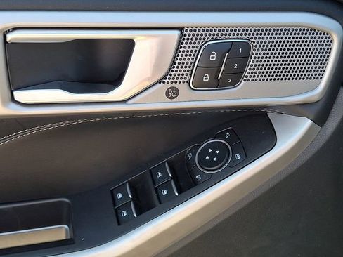 Used 2023 Ford Explorer Limited w/ Equipment Group 301A AWD/4WD image 23