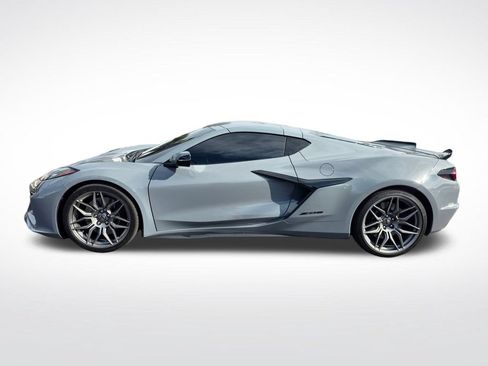 Used 2025 Chevrolet Corvette Z06 RWD image 6
