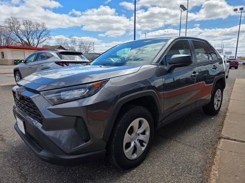 Used 2022 Toyota RAV4 LE image 3