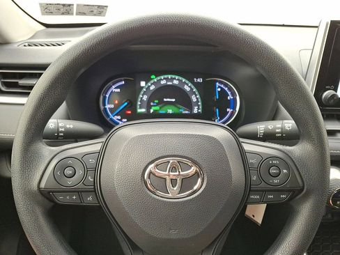 Used 2025 Toyota RAV4 LE AWD/4WD image 16