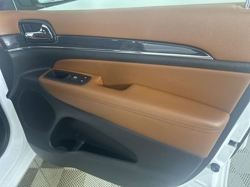 Used 2020 Jeep Grand Cherokee Overland image 17