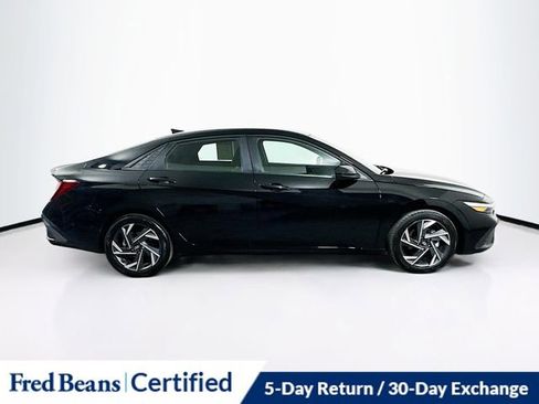 Certified 2025 Hyundai Elantra Sport image 9