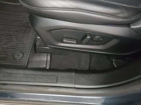 Used 2023 Ford Explorer XLT image 10