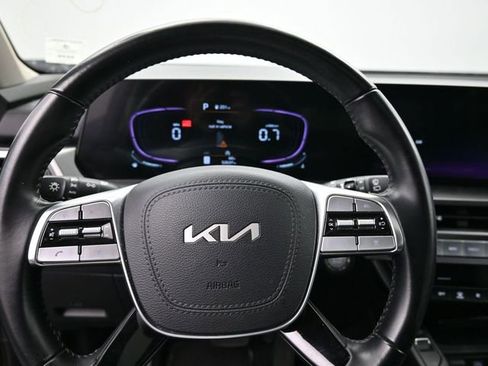 Used 2025 Kia Telluride S FWD image 19
