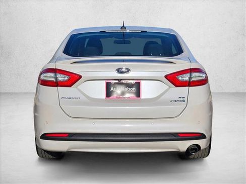 Used 2016 Ford Fusion SE FWD image 7