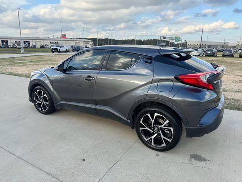 Used 2019 Toyota C-HR Limited image 6