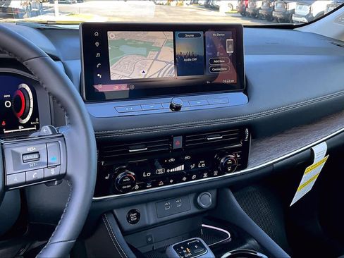 New 2026 Nissan Rogue Platinum image 6