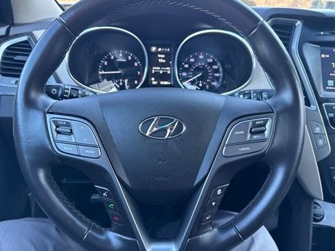 Used 2017 Hyundai Santa Fe Sport image 17