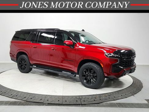 Used 2023 Chevrolet Suburban Z71 image 1