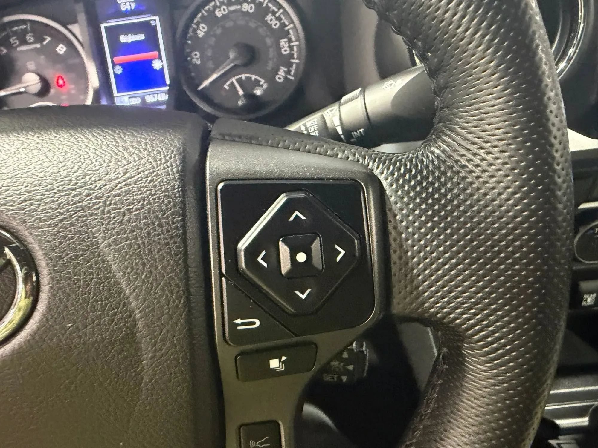 Used 2021 Toyota Tacoma TRD Off-Road AWD/4WD image 22
