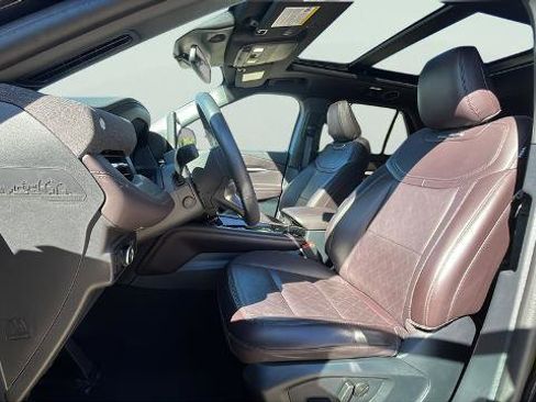 Certified 2025 Ford Explorer Platinum AWD/4WD image 15