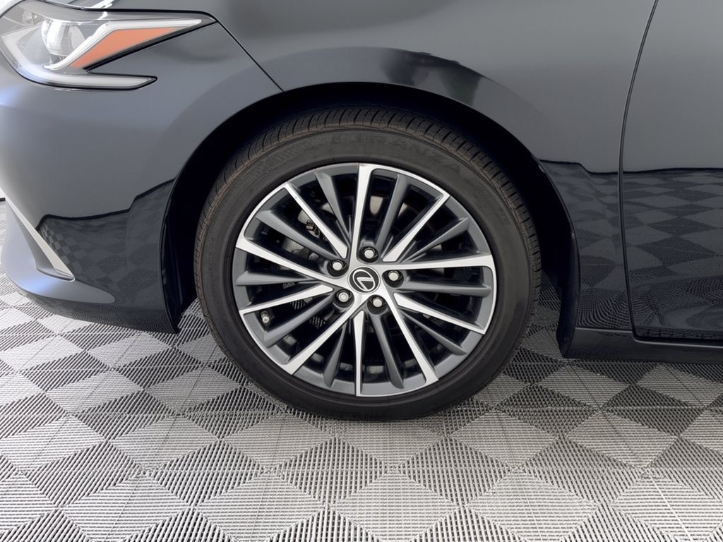 Used 2025 Lexus ES 350 w/ Premium Package FWD image 13