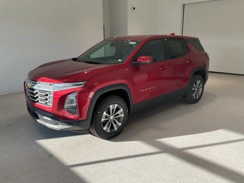 New 2026 Chevrolet Equinox LT image 3