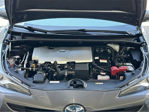 Used 2022 Toyota Prius L Eco image 42
