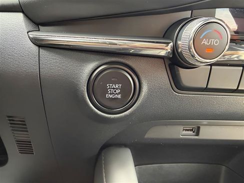 Used 2019 MAZDA MAZDA3 AWD Hatchback image 38