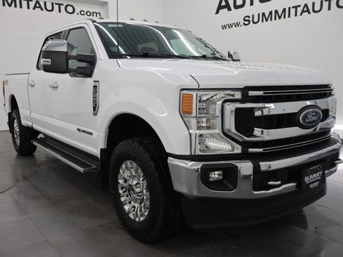 Used 2022 Ford F250 XLT w/ XLT Premium Package AWD/4WD image 2