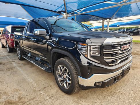Used 2026 GMC Sierra 1500 SLT AWD/4WD image 1