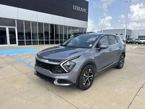 Certified 2025 Kia Sportage EX FWD image 3