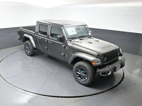 New 2026 Jeep Gladiator Sport AWD/4WD image 30