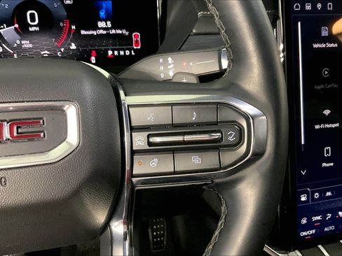 Used 2024 GMC Acadia Elevation AWD/4WD image 19