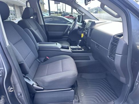Used 2014 Nissan Titan SV w/ SV Value Truck Package AWD/4WD image 9