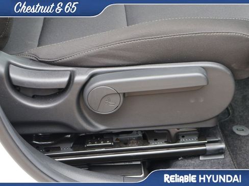 Used 2024 Hyundai Kona SEL w/ Convenience Package FWD image 11