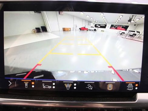 New 2026 GMC Sierra 1500 SLT image 4