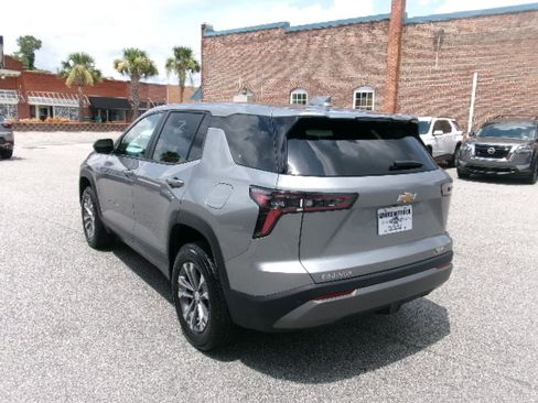 Used 2026 Chevrolet Equinox LT FWD image 5