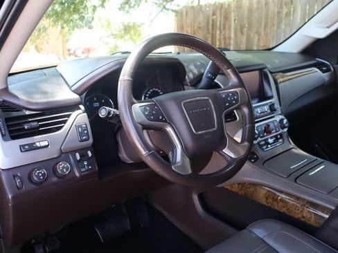 Used 2016 GMC Yukon XL Denali w/ Open Road Package AWD/4WD image 15