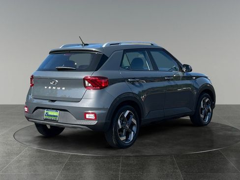 Certified 2025 Hyundai Venue SEL FWD image 9