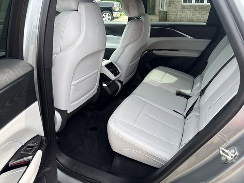 Used 2024 Cadillac Lyriq Luxury w/ LPO, Floor Liner Package AWD/4WD image 18