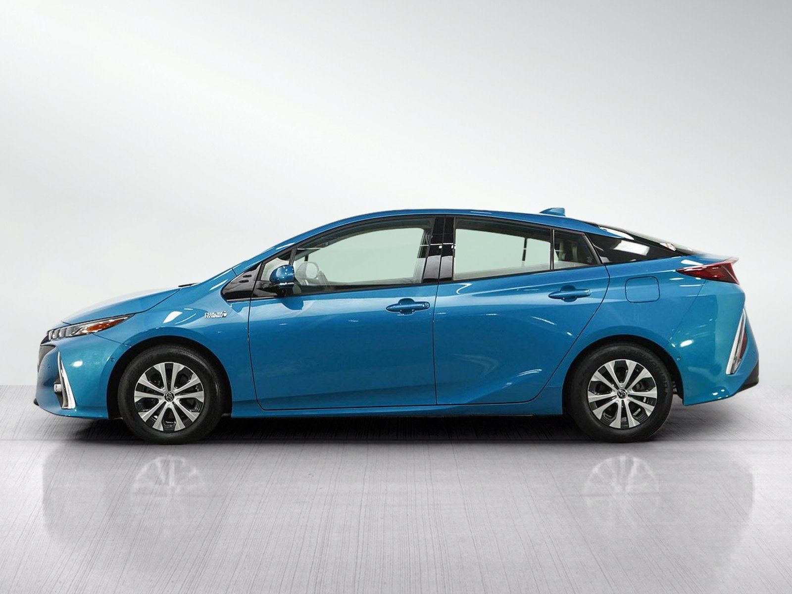 Used 2020 Toyota Prius Prime Limited FWD image 2